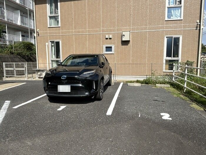 i スクエア willの駐車場