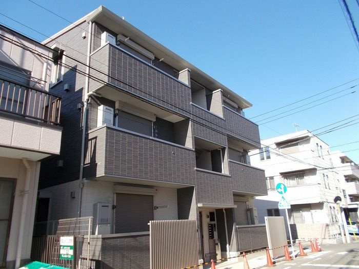 シャルール　本牧