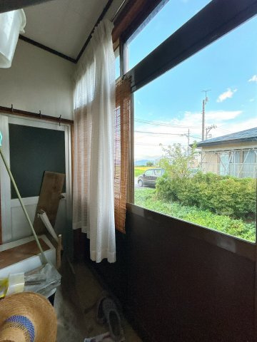 【その他】 | 大仙市四ツ屋字前田　戸建て | 【現況販売】縁側に続く土間スペースです。