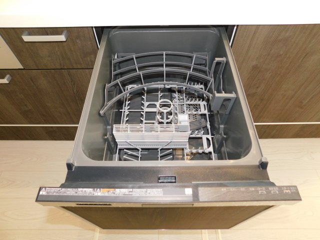 名古屋市緑区梅里２丁目の新築一戸建のキッチン|◇食洗機◇　　家事の時短になる便利な食洗機付き！