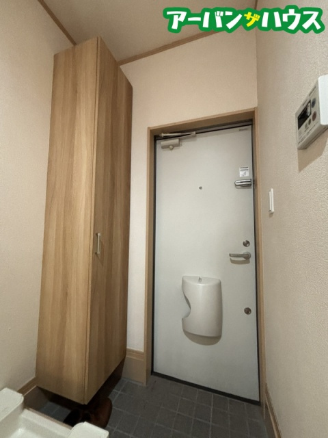 駅前コーポ財田の玄関
