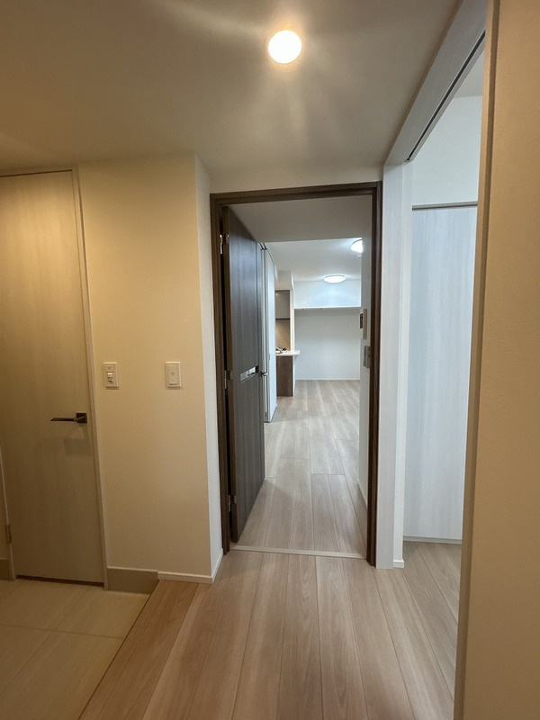 クレストコート北千住レジデンスの玄関
