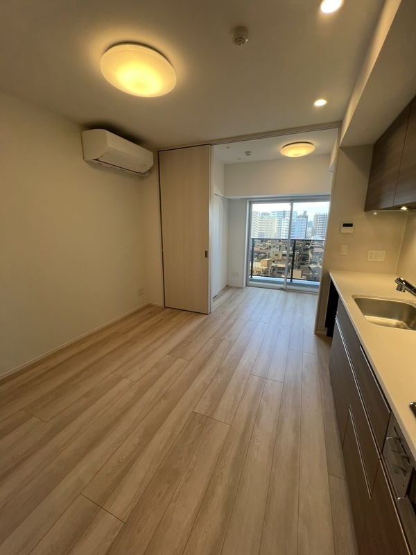 クレストコート北千住レジデンスの居間・リビング