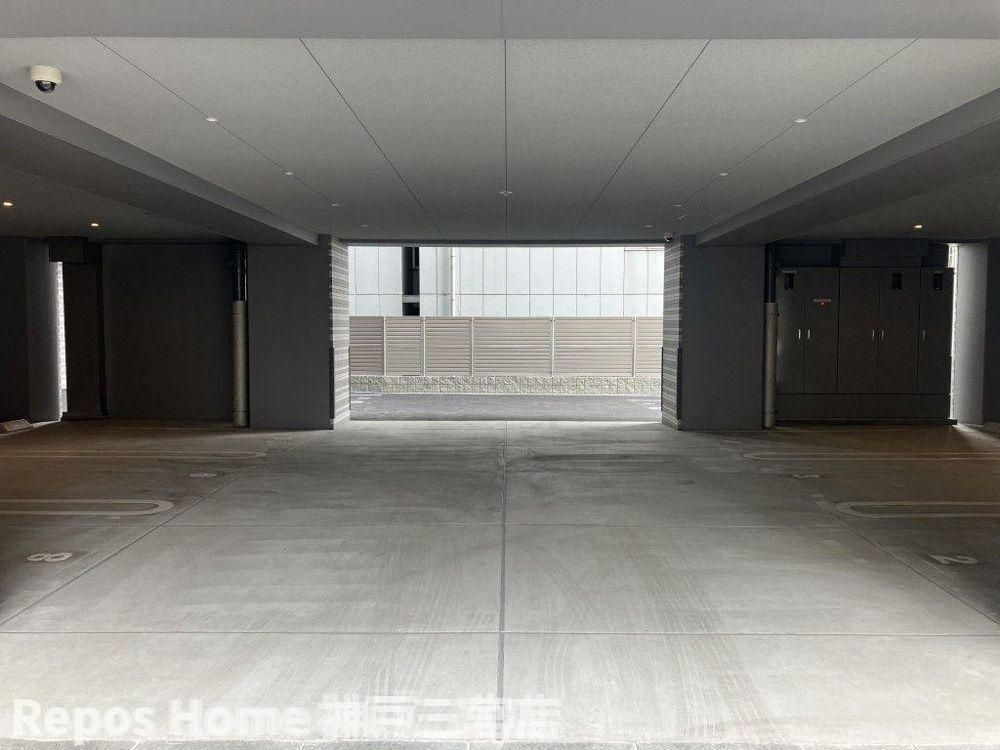 ラ　フィエスタ新神戸の駐車場