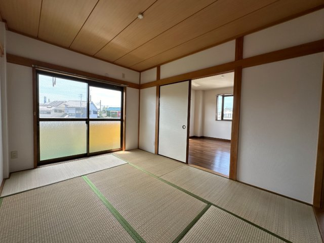 ハイツ峯岸２の和室