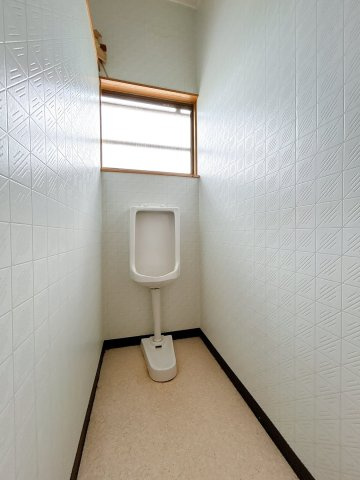 【トイレ】 | 大仙市藤木字八幡腰　戸建て | 【リフォーム中】現状のトイレは、収納スペースへとリフォーム予定です。