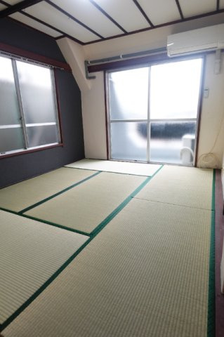 サンセイコーポの和室