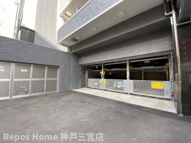 エスリード神戸レジデンスの駐車場