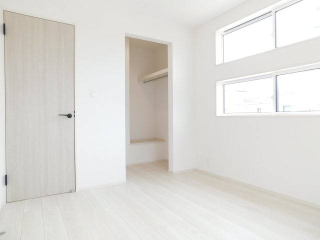 名古屋市緑区藤塚１丁目の新築一戸建の洋室|◇洋室◇　　明るい洋室５.２５帖　ウォークインクローゼット完備！