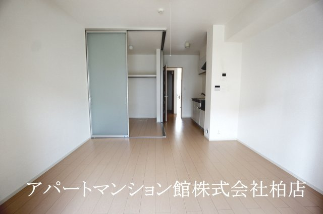 ラフィネの居間・リビング|※別号室参考写真です ※現況優先