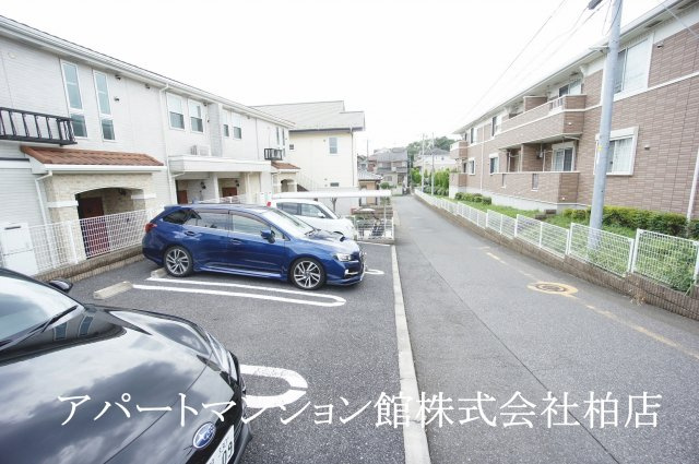 ラフィネの駐車場|※別号室参考写真です ※現況優先