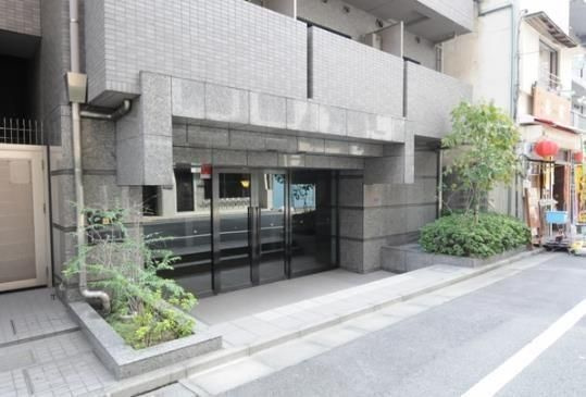 ルーブル日本橋のエントランス
