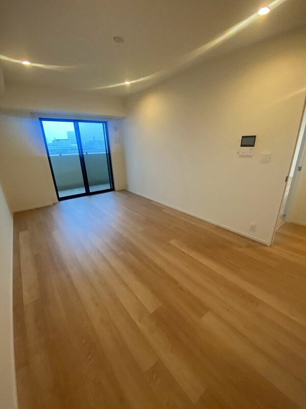 ＨＡＲＵＭＩ　ＦＬＡＧ　ＳＥＡ　ＶＩＬＬＡＧＥ　Ａ棟の居間・リビング