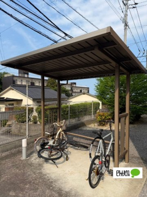 【エントランス】 | エンゼルハイムⅢ　B棟 | 駐車場