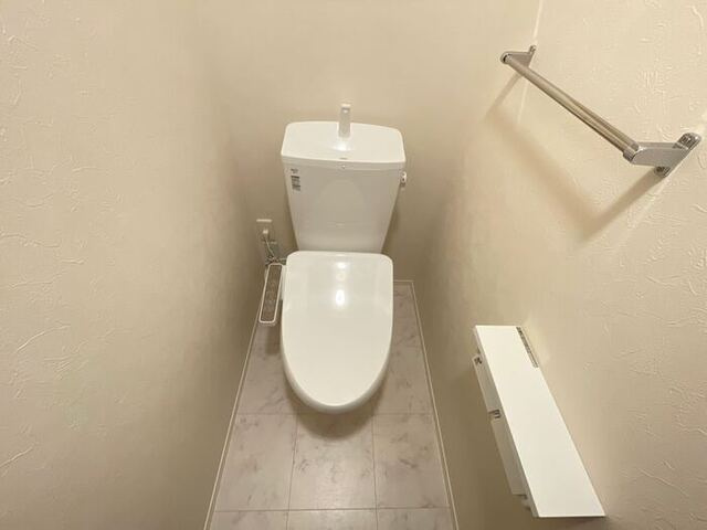 グリーングラスのトイレ|温水洗浄便座付きトイレです。