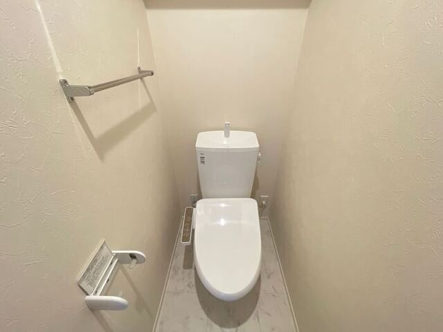 ファーストステージ江木のトイレ|温水洗浄便座付きトイレです。