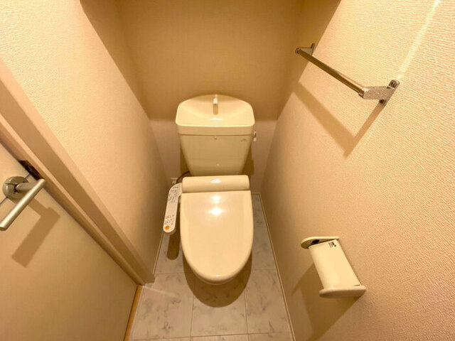 プレシャス上大島　Ⅰのトイレ|温水洗浄便座付きトイレです。