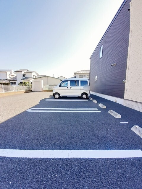 エクラの駐車場