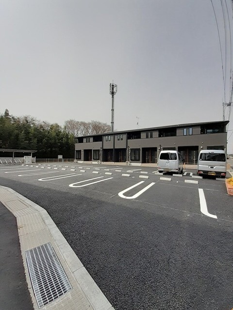 アステローペの駐車場