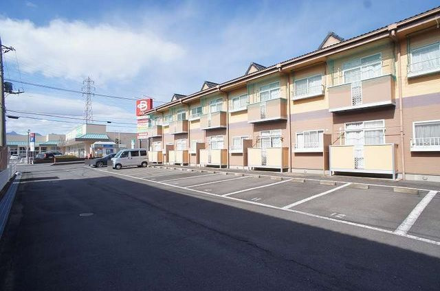 ガーデンヒルズⅡの駐車場