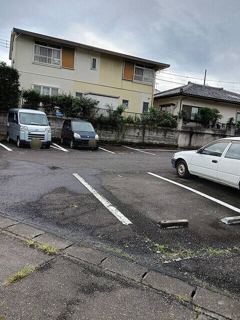リヴィエールＹの駐車場