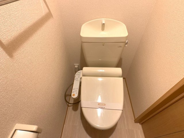 トアロード　Ⅱのトイレ|温水便座付きトイレ