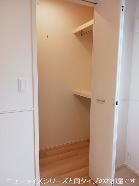 鳥羽町アパートの収納