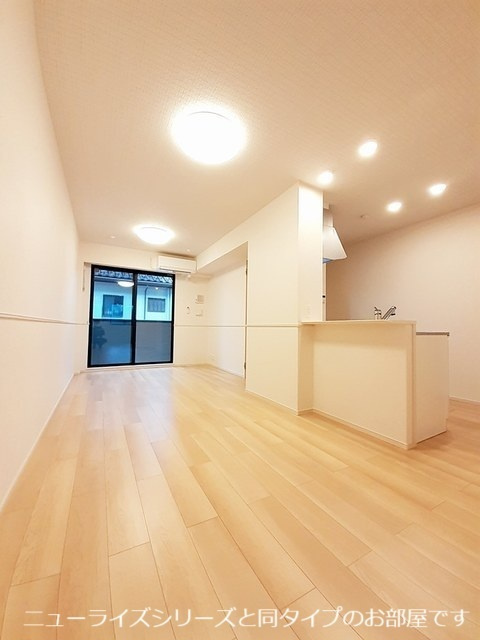 鳥羽町アパートの居間・リビング