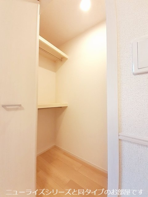 鳥羽町アパートの収納