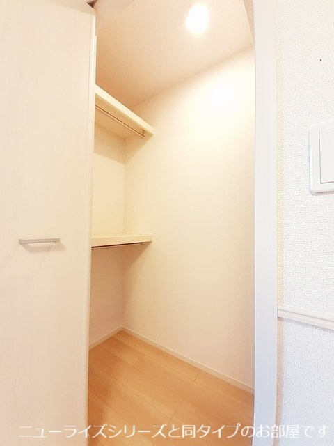 鳥羽町アパートの収納