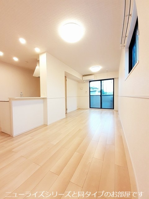 鳥羽町アパートの居間・リビング
