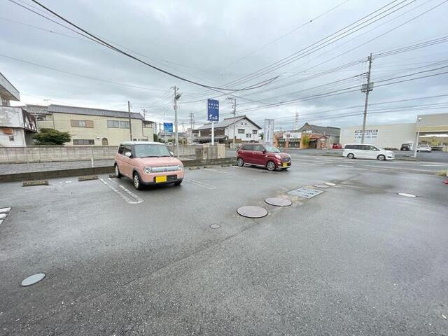 サンブリエの駐車場|駐車場