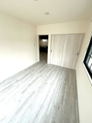 白を基調としたおしゃれなお部屋です♪