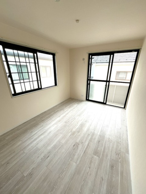 ２面採光の明るいお部屋です♪