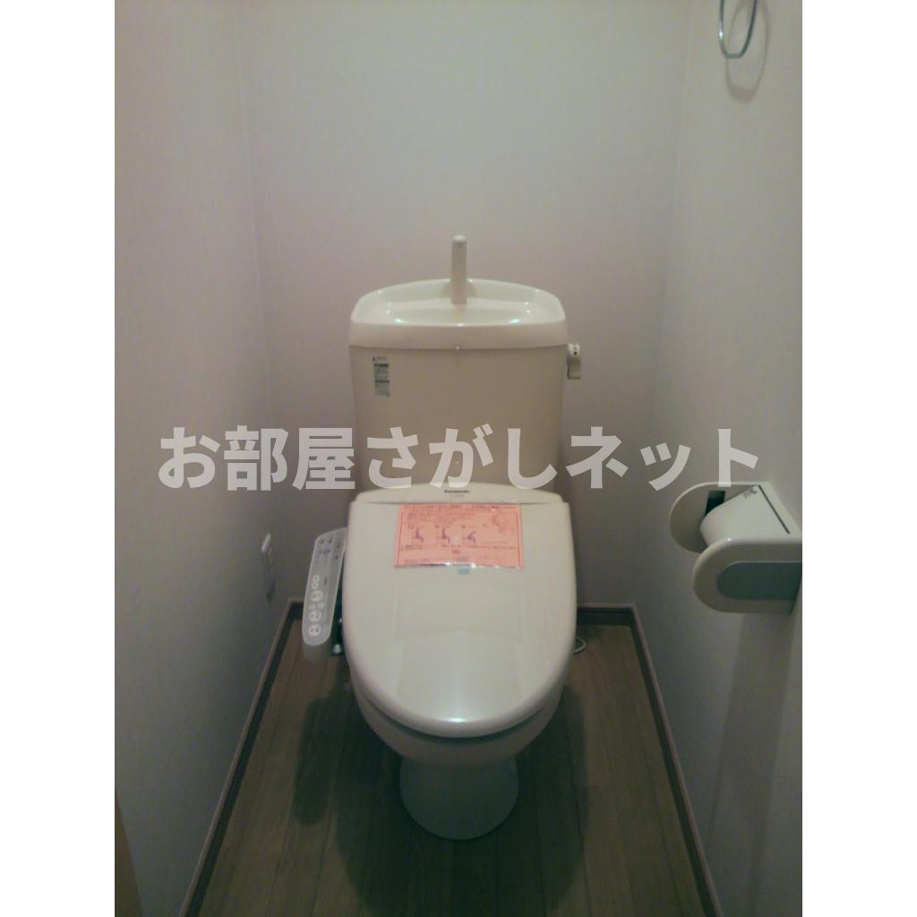 ソレイユ【おとり物件なし】#学生・社会人にオススメ！初期費用分割払いOK！のトイレ|一度使うと止められない、嬉しいウォシュレット付きです。