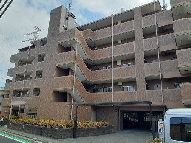 エヴァー高田の外観