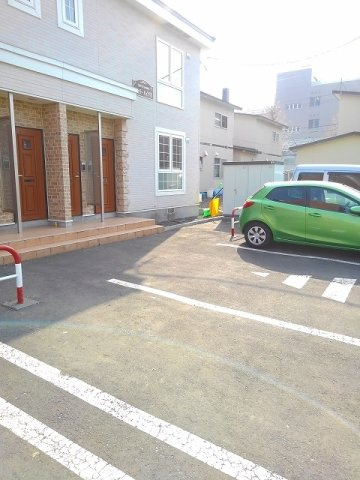 チェリーハイツⅡの駐車場