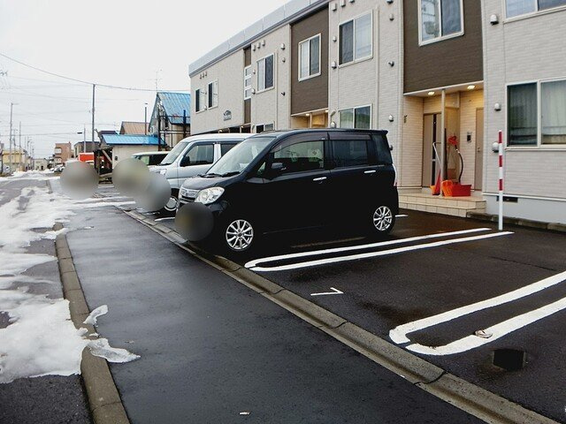 サンフィールドの駐車場