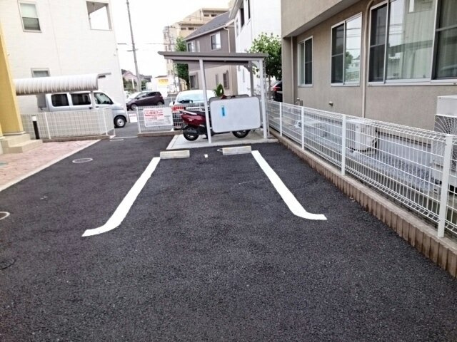 エターナルプレイスⅡの駐車場