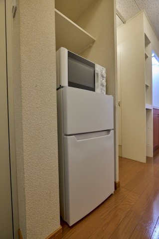 レオパレスメスタージャのその他|電子レンジ、冷蔵庫（機種が異なる場合があります）