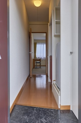 レオパレスサンライズの玄関