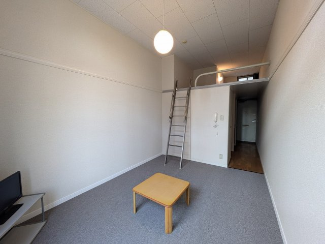 レオパレスＭａ　ｍａｉｓｏｎの居間・リビング|同タイプ写真となります