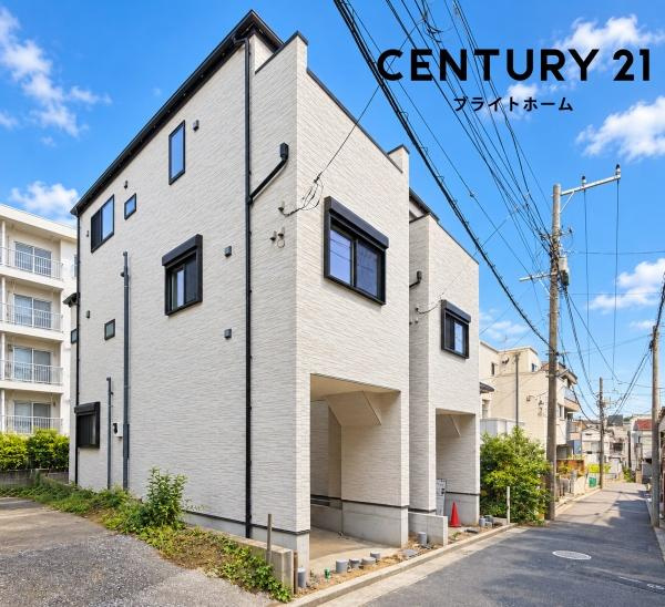 横浜市神奈川区松見町１丁目の新築一戸建の前面道路含む現地写真|車通りが少ない為、小さなお子様にも安心です。
是非一度、現地へ起こしください。