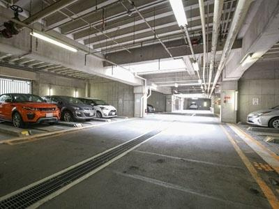 【駐車場】