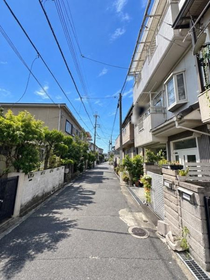 【前面道路含む現地写真】