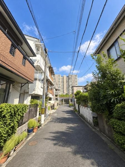 【前面道路含む現地写真】