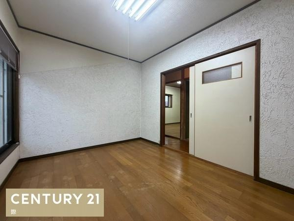 湯浅町湯浅　中古戸建の洋室