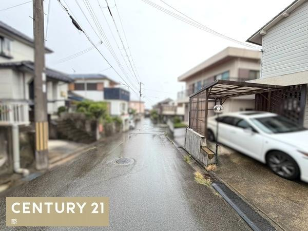 湯浅町湯浅　中古戸建の前面道路含む現地写真