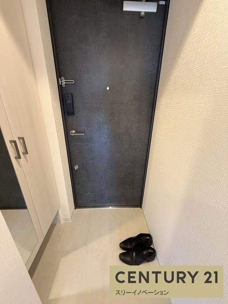 エスリード大阪エヴォルツの玄関