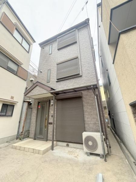 三軒家西1丁目戸建てのエントランス
